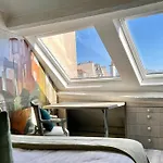 Rooftop Triplex With Garden At Notre Dame *
