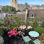 Rooftop Triplex With Garden At Notre Dame Appartamento