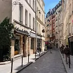 Rooftop Triplex With Garden At Notre Dame