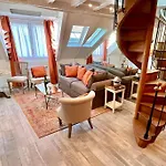 Rooftop Triplex With Garden At Notre Dame Appartamento Parigi
