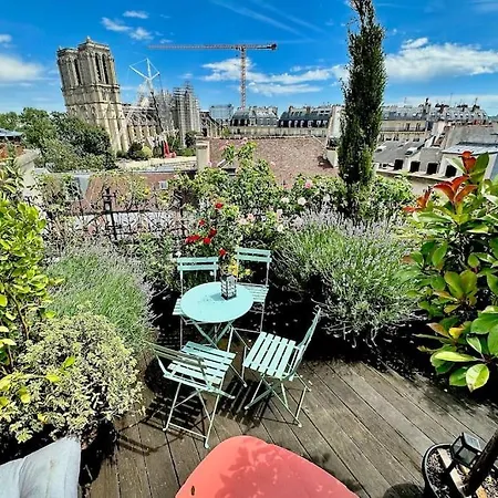 Apartman Rooftop Triplex With Garden At Notre Dame *