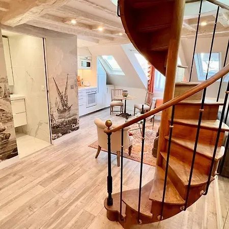 Appartamento Rooftop Triplex With Garden At Notre Dame