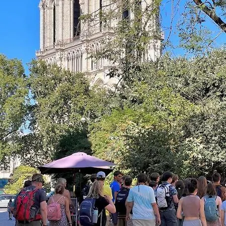 Rooftop Triplex With Ac - Garden At Notre Dame