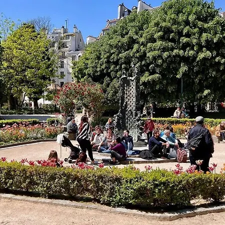 Rooftop Triplex With Ac - Garden At Notre Dame