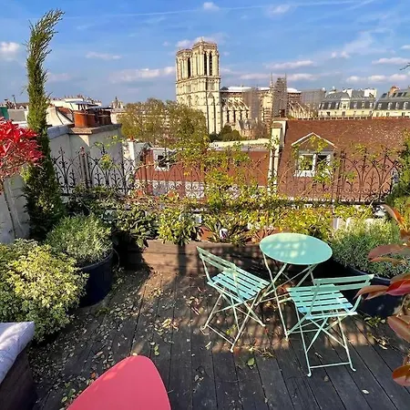 Rooftop Triplex With Ac - Garden At Notre Dame