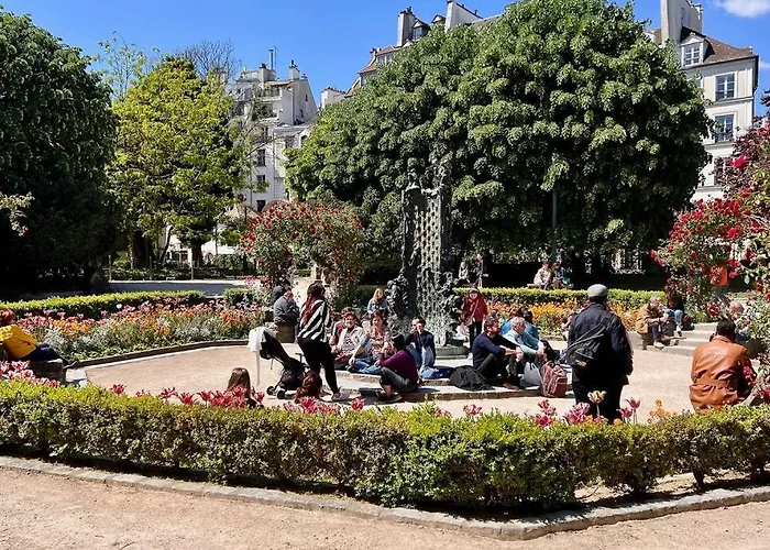 Rooftop Triplex With Garden At Notre Dame